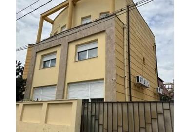 Casă cu 7 camere cu Teren 500 Mp în Uverturii - 2