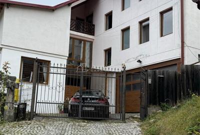 Casă cu 10 camere cu Teren 300 Mp în Schei - 5