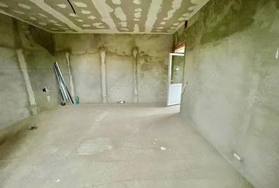 Casă cu Teren 1356 Mp în Jebel - 2