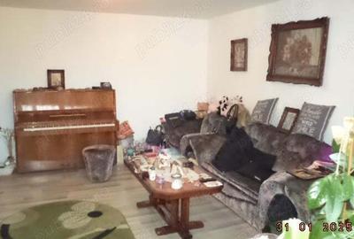 Apartament cu 3 camere decomandat în Lunei - 1