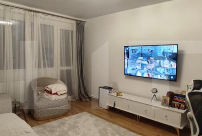 Apartament cu 2 camere decomandat în Eroii Revoluției
