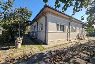 Casă individuală cu 6 camere în Copăceni