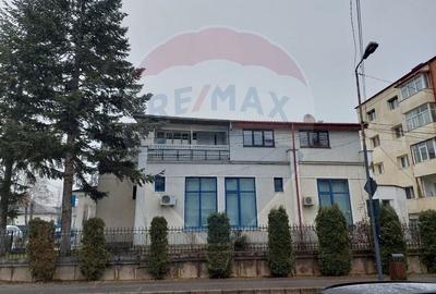 Spatiu comercial / birouri in Moinesti ultracentral de inchiriat - 10