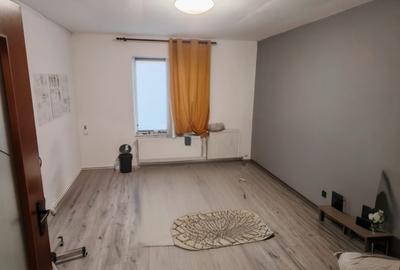 Spațiu comercial, de 30 mp, în Central - 4