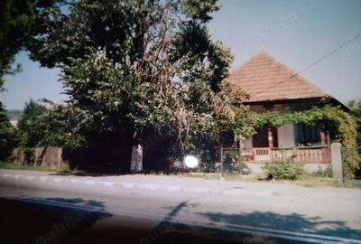 Casă cu 5 camere cu Teren 479 Mp în Vâlcea - 2