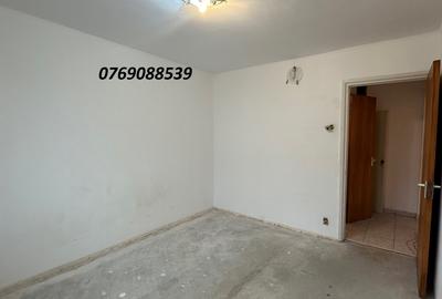 Apartament cu 3 camere semidecomandat în Rahova - 4