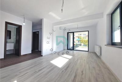 Apartament cu 3 camere decomandat în Tractorul - 3