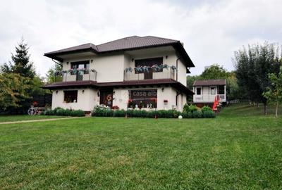 Eleganta si confortul se intalnesc aici! Proprietate superba de vanzare - 1