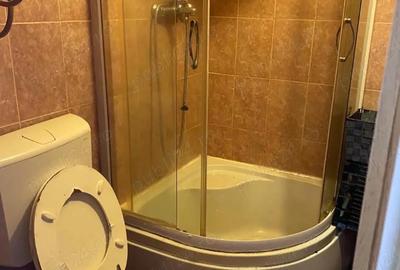 Garsonieră decomandată în Apărătorii Patriei - 2