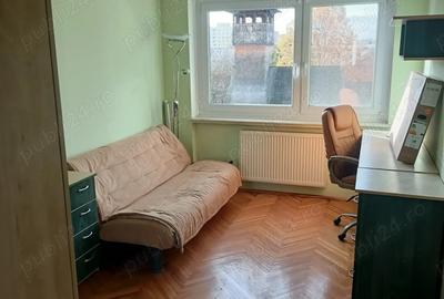 Inchiriez apartament 3 camere - 1