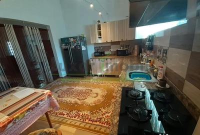 Casă cu 5 camere cu Teren 684 Mp în Podu Roș - 9