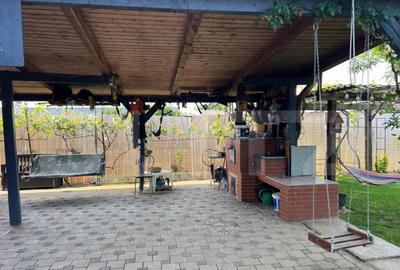 Casa, de vanzare, cu 4 dormitoare + garsoniera, 266 mp util - 13