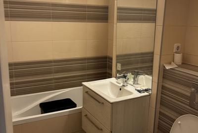 Apartament cu 3 camere decomandat în Central - 1