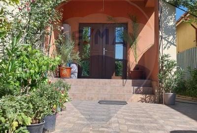 Casa / Vila cu 9 camere de vanzare in zona 1 Mai - 3