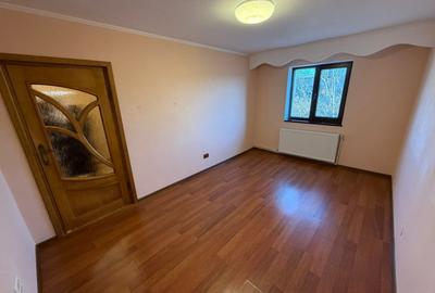 Apartament cu 3 camere semidecomandat în Vest - 8