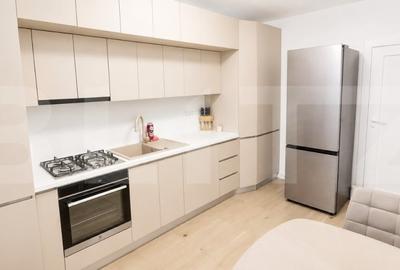 Apartament cu 3 camere decomandat, mobilat în Tractorul - 2
