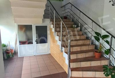 Spațiu comercial, de 270 mp, în Central - 8