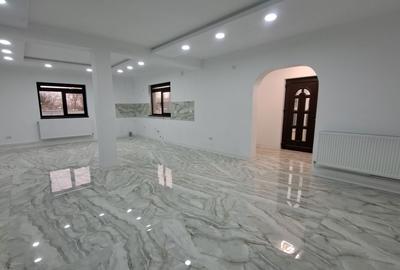 Casă cu 4 camere în Central - 6