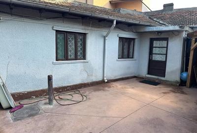 Casa Batraneasca - Zona Stadion - Teran 150 Mp - Toate Utilitatile - 1