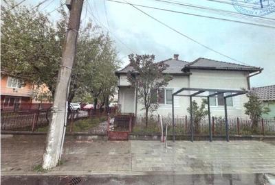 Casă cu Teren 542 Mp în Central