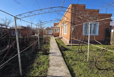 Casă cu 3 camere în Tudor Vladimirescu - 2