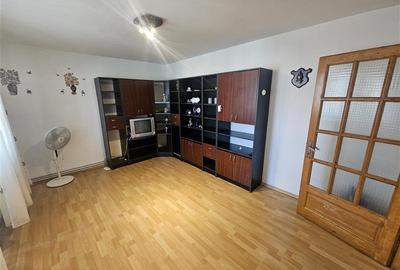 Apartament cu 3 camere decomandat, mobilat în Micro II - 15