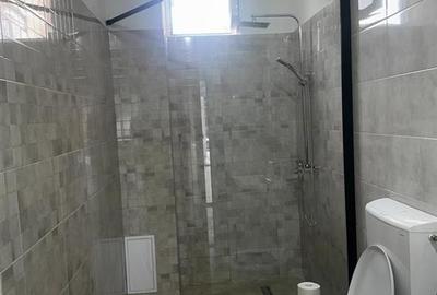 Spațiu comercial, de 40 mp, în Central - 9