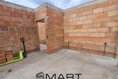 Casă cu 4 camere cu Teren 486 Mp în Șura Mică