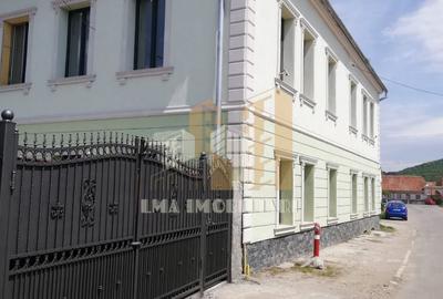 Cladire istorica, complet renovata  in centru Sanpetrului - 2