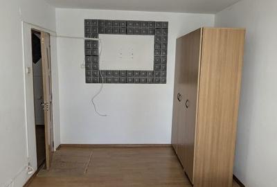 Apartament cu 2 camere decomandat în Florilor - 2