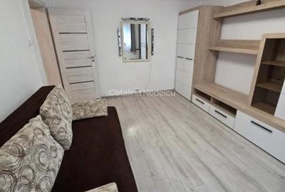 Apartament cu 3 camere decomandat, mobilat în Dacia