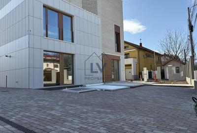 Casă individuală cu 6 camere cu Canalizare în Central