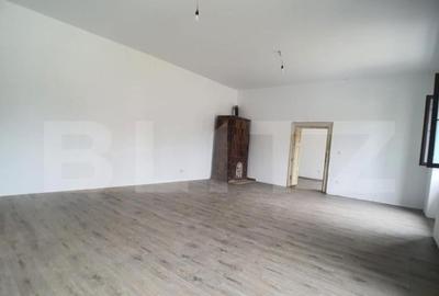 Spatiu comercial, 218 mp utili, Unirea - 2