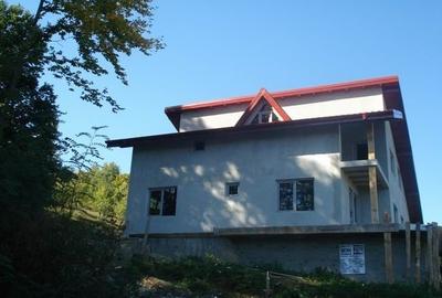 Vecinatate statiunea balneocimaterica Pucioasa, Dambovita vila vanzare la rosu - 4