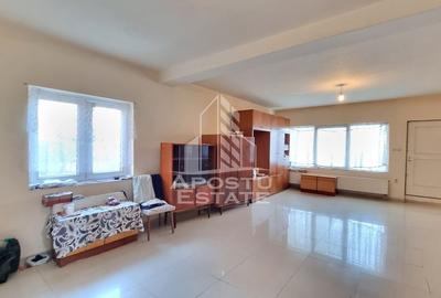 Casă cu 5 camere cu Teren 200 Mp în Mehala