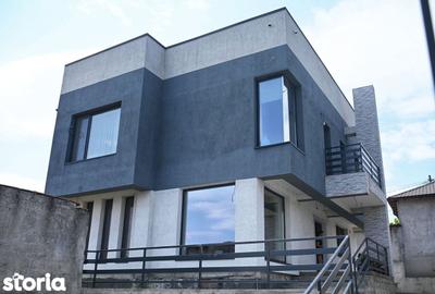 Casă cu Teren 390 Mp în Central - 2