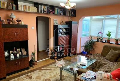 Apartament cu 3 camere semidecomandat, mobilat în Girocului - 1