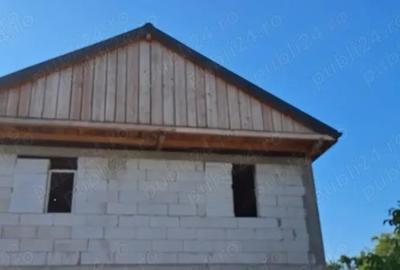 Casă cu 3 camere în Costești - 1