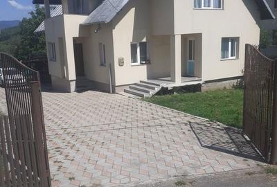 Casă cu 3 camere în Valea Mare - 4