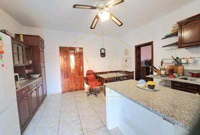 Casă spatioasa P+M cu 4 camere I Biled Casă spatioasa P+M cu 4 camere I Biled - 1