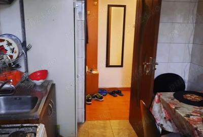 Inchiriez apartament 2 camere mobilat si cu centrala - 2