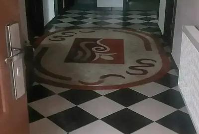 Casă cu 4 camere în Central - 1