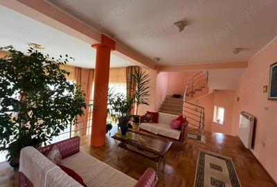 Casă cu 6 camere cu Teren 1200 Mp în Central - 2