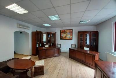 Spațiu comercial, de 40 mp, în Central - 10