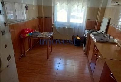 Apartament cu 3 camere decomandat în Micro 16 - 2
