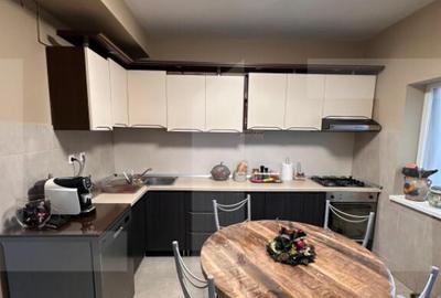 Apartament cu 4 camere decomandat în Central - 12