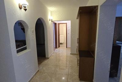 Apartament cu 3 camere semidecomandat în Unirii - 1