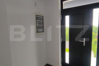 Casă cu 4 camere cu Teren 432 Mp în Central - 2