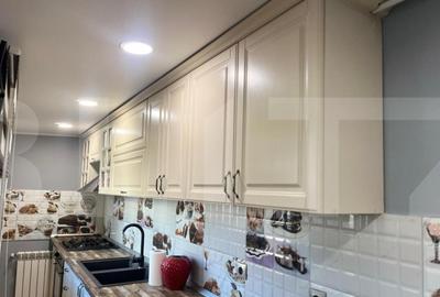 Apartament cu 3 camere decomandat, mobilat în Central