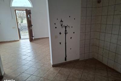 Casă cu 4 camere cu Teren 234 Mp în Central - 6